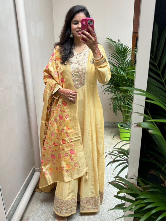Sunehri Noor Silk Anarkali