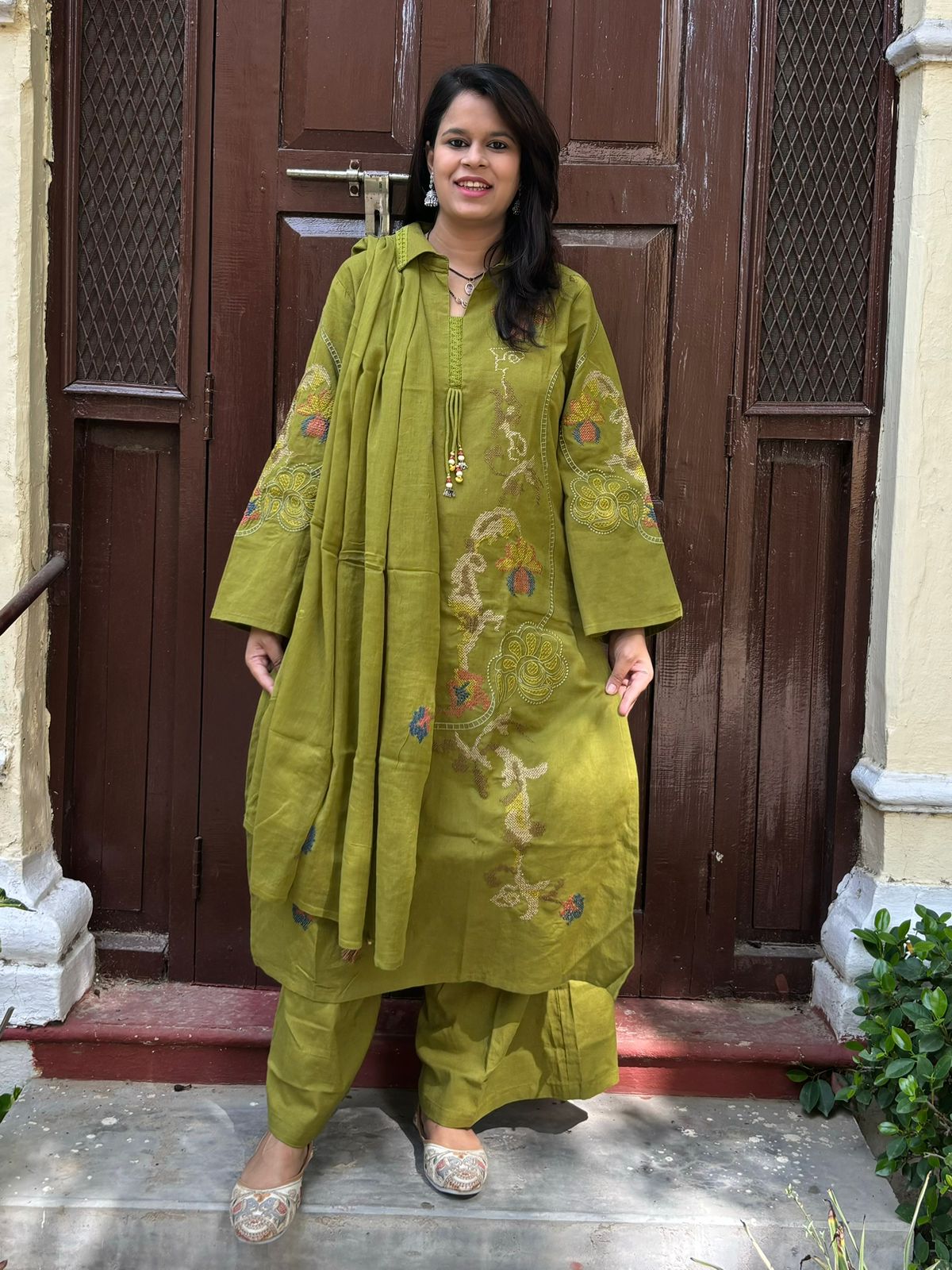 Collar Neck Premium Suit Set - Mehndi Green