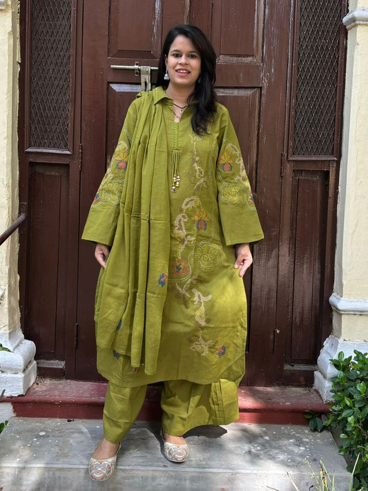 Collar Neck Premium Suit Set - Mehndi Green