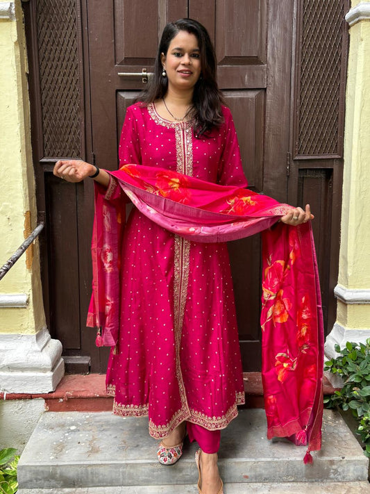 Gulabi Noor Anarkali